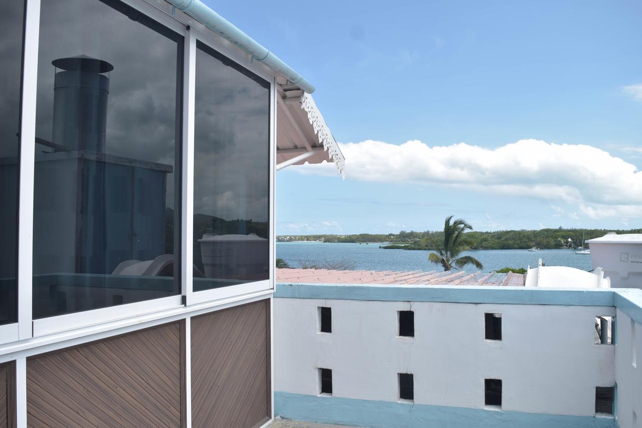 Chez Tino Bed & Breakfast Trou d'Eau Douce Bagian luar foto